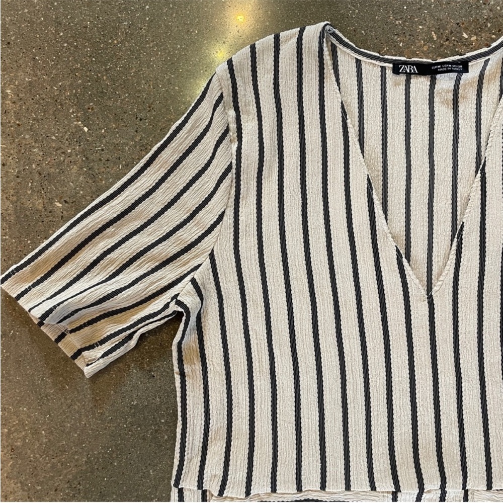 Zara Striped V-Neck Midi Dress in Cream and Black with pockets size medium - Picture 6 of 8